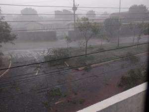Chuva forte com ventos at&eacute; 55 km/h provoca alagamentos pela Capital