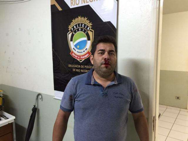 V&iacute;deo: sess&atilde;o na C&acirc;mara Municipal de Rio Negro termina em confus&atilde;o