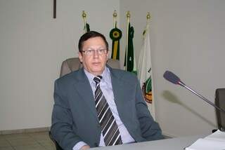 Antonio Carlos Klein preside comissão que apura quebra de decoro de mais cinco vereadores de Naviraí (Foto: Arquivo)