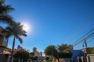 Dia de sol  e máxima de 32ºC hoje em Campo Grande. (Foto: Fernando Antunes)
