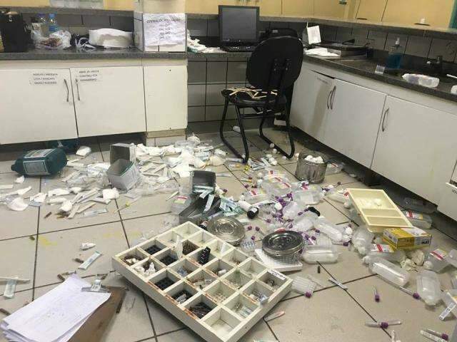 Enfurecido, paciente faz &#039;quebradeira&#039; na UPA do Coronel Antonino