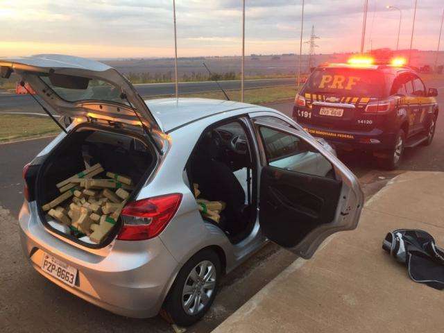 Dupla levaria maconha e haxixe de MS para Santa Catarina 