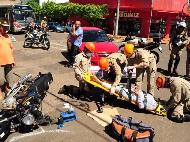 Mulher fica ferida em acidente no Centro de Campo Grande