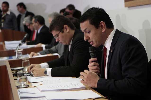 CPI diz ter constatado 891 casos de &quot;calote&quot; na gest&atilde;o de Bernal