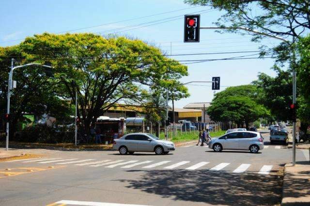Ap&oacute;s reivindica&ccedil;&atilde;o, cruzamento recebe sem&aacute;foro
