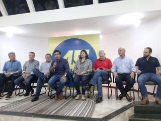 Lideranças do PSDB durante anúncio da escolha de De Paula, na sede do PSDB (Foto: Humberto Marques)