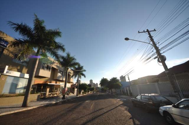 Domingo começa com sol, mas pode terminar com chuva e trovoadas isoladas