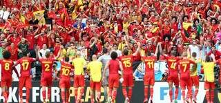 Equipe da Bélgica saúda torcida, após vitória. (Foto: Getty Images/Fifa)