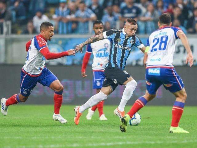 Gr&ecirc;mio e Bahia abrem rodada das quartas de final com empate em 1 a 1 