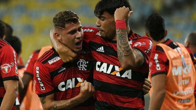 Fla bate o Botafogo e abre quatro pontos na lideran&ccedil;a do Brasileiro