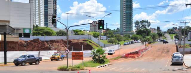 Agetran come&ccedil;a a multar na quarta estacionamento na lateral da antiga Furnas