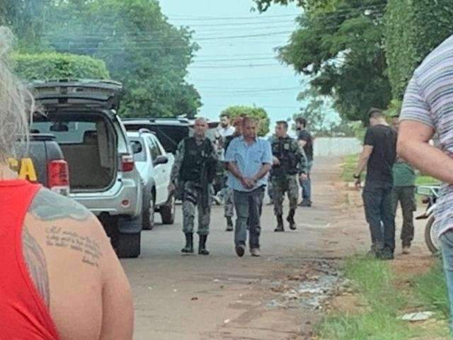 Alegando problemas de sa&uacute;de, tio de Pav&atilde;o &eacute; solto para usar tornozeleira em casa
