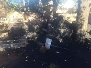 Inc&ecirc;ndio em empresa abandonada deixa moradores sem luz e internet
