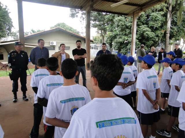 Jovens buscam no esporte vencer a luta contra as drogas 