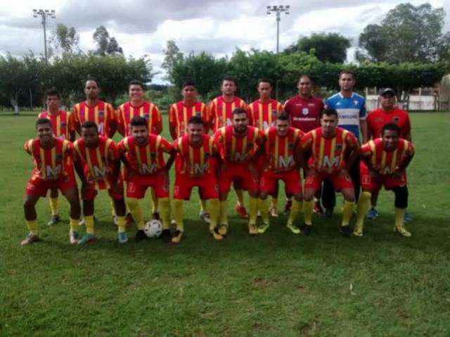 Quartas de final animam torneio de futebol amador disputado na Capital