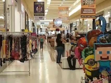 AO VIVO: Com horários diferenciados, shoppings atraem clientes na Black Friday