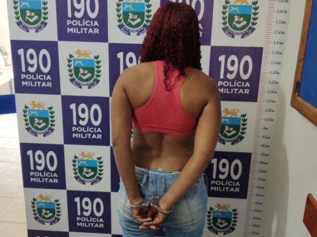 Mulher envolvida em assalto a casa de prefeito &eacute; presa e 2 s&atilde;o procurados