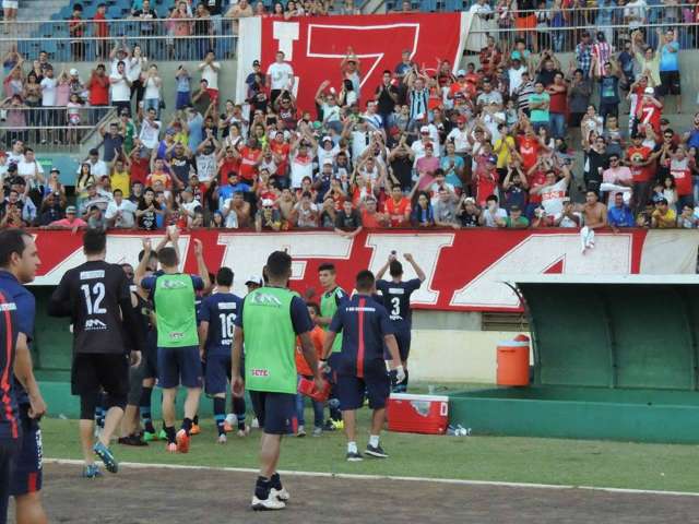 Na 67&ordf; coloca&ccedil;&atilde;o, se tivesse quinta divis&atilde;o time douradense teria sido rebaixado