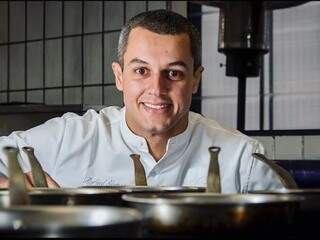 O chef Rafael Gomes trará uma sobremesa especial criada durante o programa e que será vendida a R$ 15,00 reias (Foto: Reprodução Facebook)