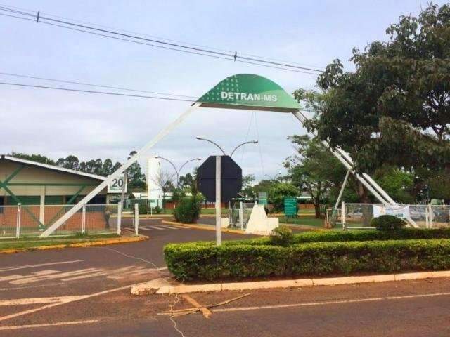 Ap&oacute;s ficar fora do ar, sistema do Detran volta a operar normal nesta sexta