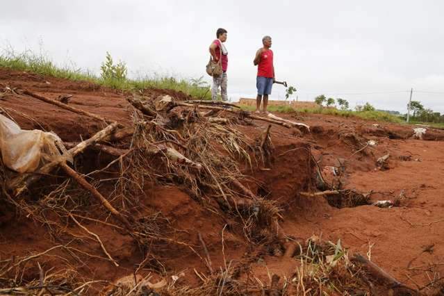 Chuva provoca  eros&atilde;o  em ruas do Noroeste e preocupa moradores