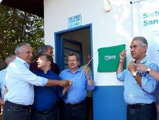 Governador Reinaldo Azambuja entrega Estação de Tratamento de Esgoto em Jateí (Foto: Neiba Ota/Divulgação)