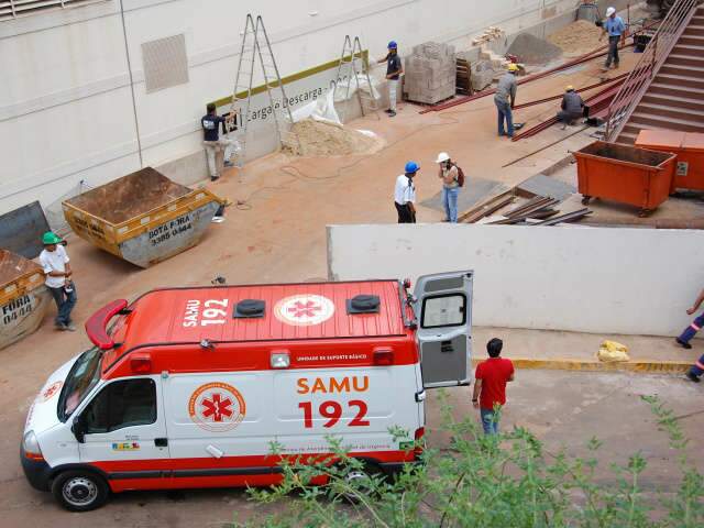  Jovem que caiu de andaime em obra de shopping tem alta do hospital