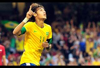Neymar comemora terceiro gol contra a seleção do Egito nos Jogos Olímpicos (Foto: Reuters)