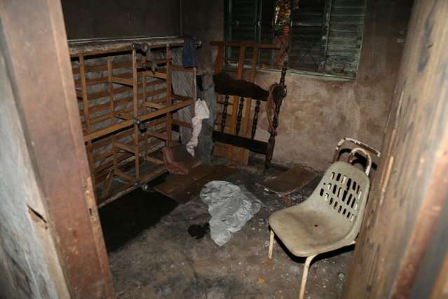 Idoso fica queimado em casa incendiada na Nova Campo Grande