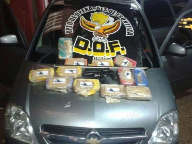 Pol&iacute;cia apreende coca&iacute;na e armas em ve&iacute;culo na BR-463 