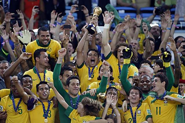 Copa do Mundo faz cidade parar; confira o que abre e o que fecha