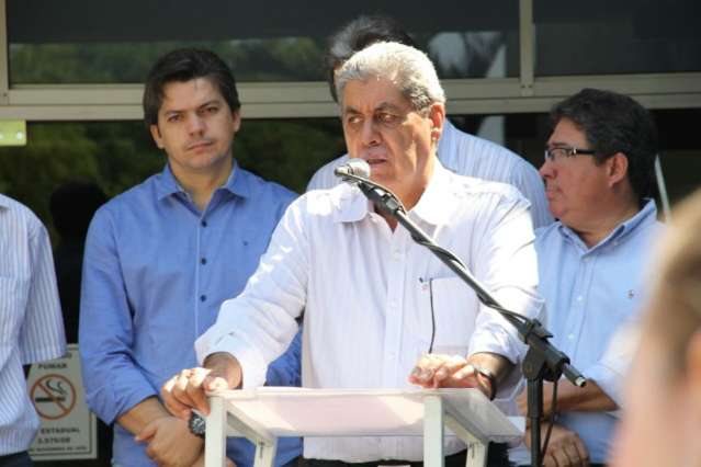 Andr&eacute; afirma apoio a Dilma, mas n&atilde;o sobe no palanque de Lula e nem de A&eacute;cio