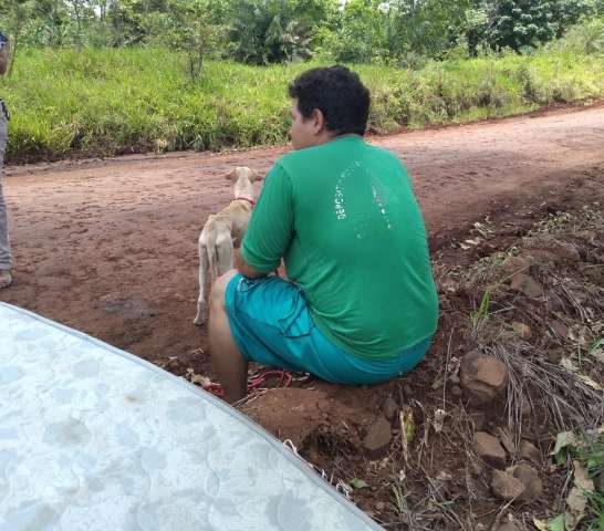 Camionete perde freio e passageiros pulam da carroceria 