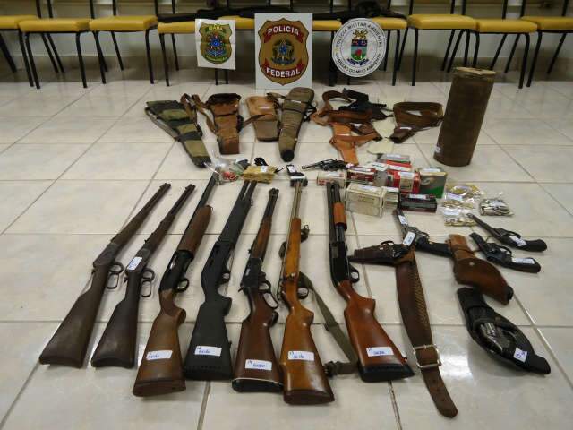  Opera&ccedil;&atilde;o apreende 17 armas em fazenda do Pantanal