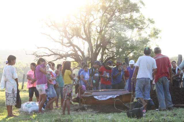 &Iacute;ndios Guarani Kaiow&aacute; denunciam ataques e pedem demarca&ccedil;&atilde;o de terras