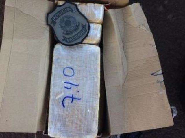 Motorista e passageiro s&atilde;o presos com 15 quilos de coca&iacute;na na BR-262 