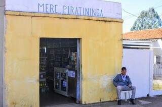 Mercearia fica na Rua Anchieta no bairro Piratininga. (Foto: Alcides Neto)