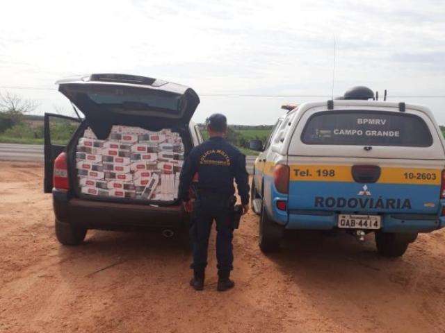 Pol&iacute;cia apreende 3 mil ma&ccedil;os de cigarros e 250 quilos de maconha na MS-141