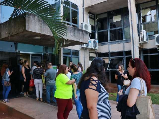 Governo diz que colabora com a PF e pede que sejam evitados julgamentos