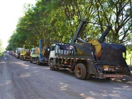 Caçambeiros querem área para descarregar entulho acumulado 