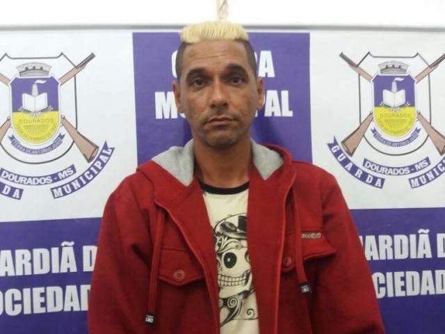 Traficante &eacute; preso com &quot;super maconha&quot; e haxixe que seriam levados para SP
