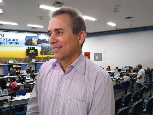 D&iacute;vidas e valor alto do IPTU levam contribuinte ao plant&atilde;o na prefeitura