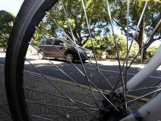 Cidade tem cerca de 90 quilômetros de ciclovias, mas poucos utilizam. (Foto: Marcelo Victor)