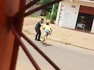 Confus&atilde;o em escola com filho de PM termina em tiro e pistola roubada 