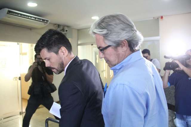 Jo&atilde;o Baird e Jo&atilde;o Amorim deixam sede da PF ap&oacute;s prestar depoimento