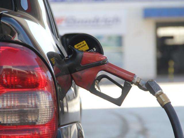 Depois de cair por tr&ecirc;s semanas, pre&ccedil;o da gasolina volta a subir na Capital