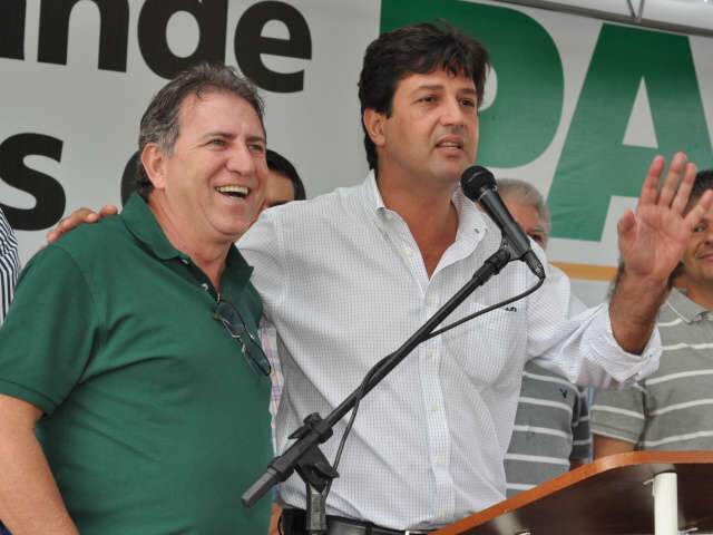  Mandetta quebra regra e divide palavra com Giroto para minimizar rivalidade