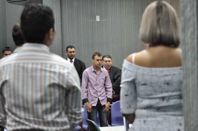 R&eacute;u de homic&iacute;dio ocorrido h&aacute; mais de cinco anos nega participa&ccedil;&atilde;o no crime