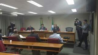 Grupos familiares monopolizam postos de combustíveis, constata CPI Grupos familiares monopolizam postos de combustíveis, constata CPI