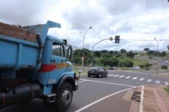 Agetran ativa novo sem&aacute;foro em frente ao Parque do S&oacute;ter